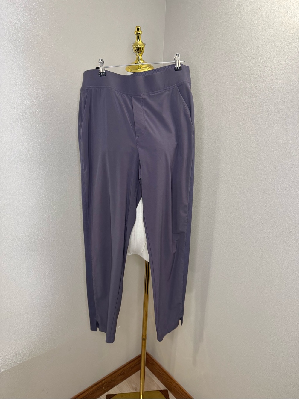 Athleta Brooklyn Ankle Pant 10 Gray Purple Travel Career Stretch Style 198671